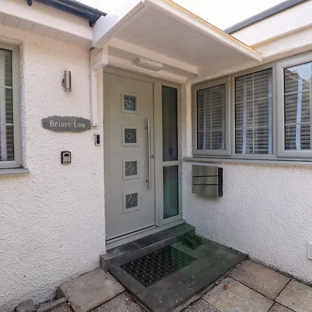 Briars Lea *