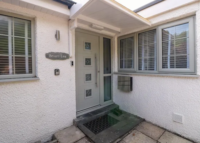 Briars Lea *